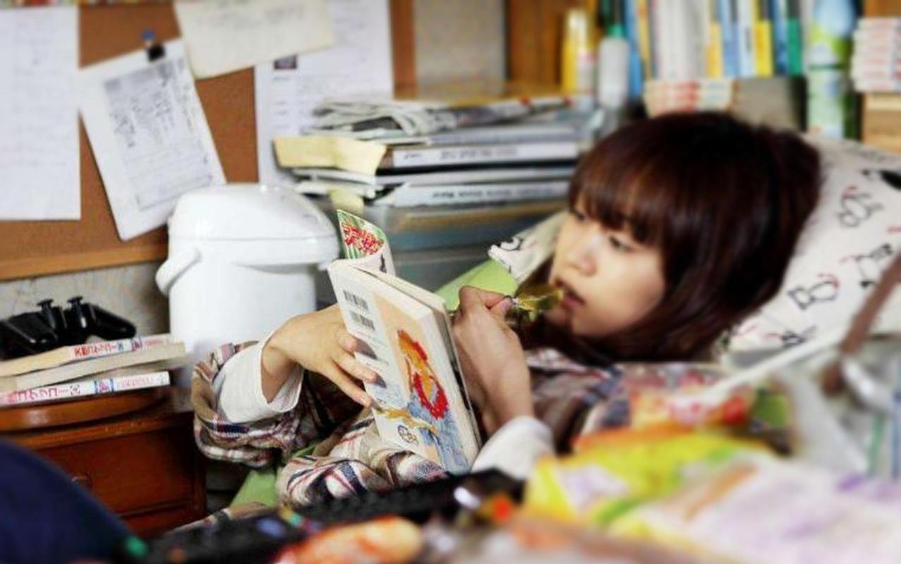 人民日报痛批大学生你不失业天理难容再挥霍青春这辈子就完了