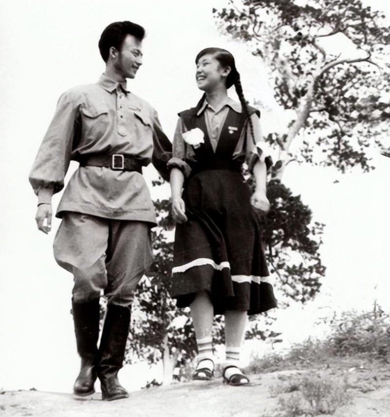 回顾胡松华60年婚姻催人泪下老伴离世后他的晚年生活怎样