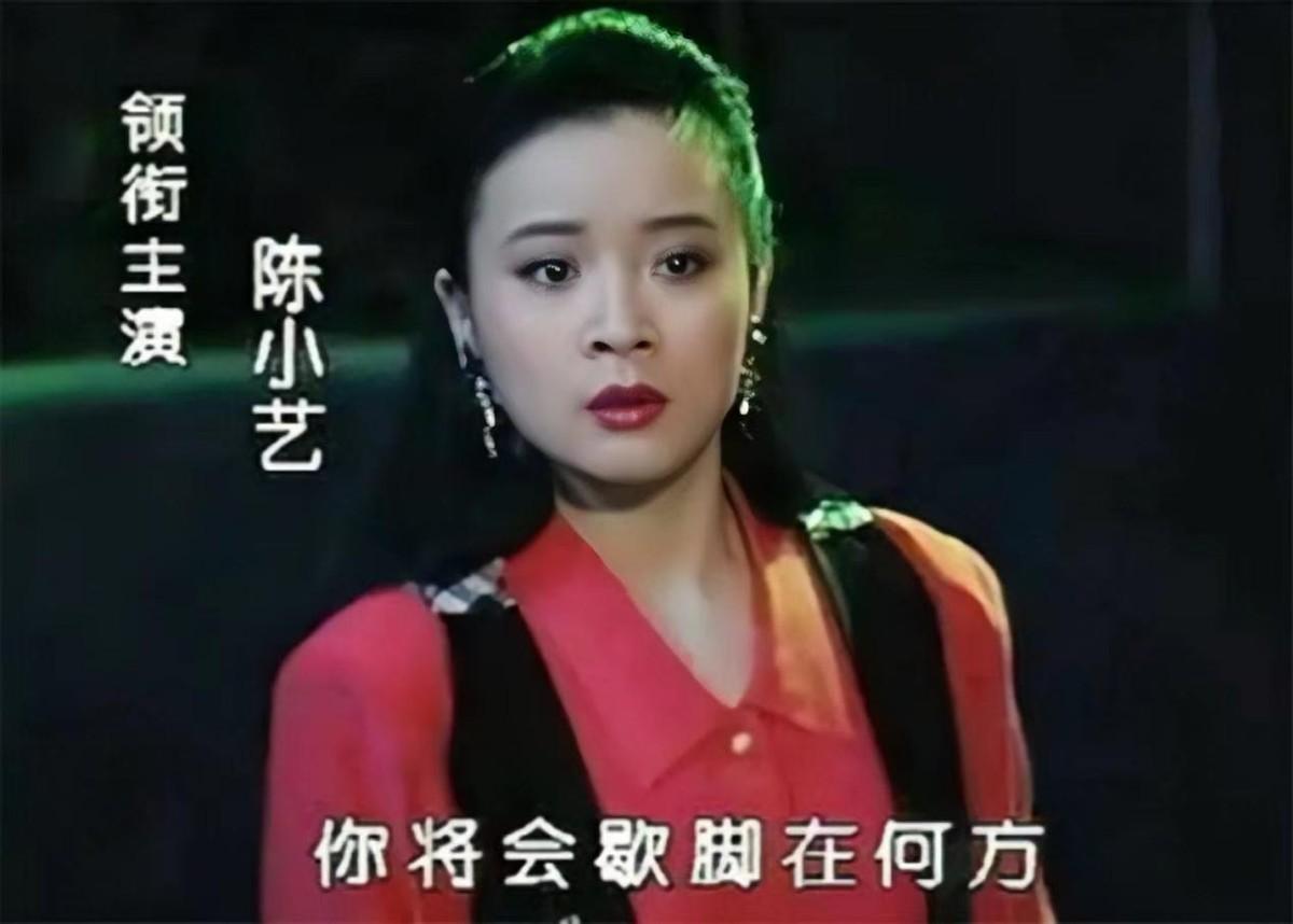 甘心在家中打转,偶尔陪丈夫待在剧组.