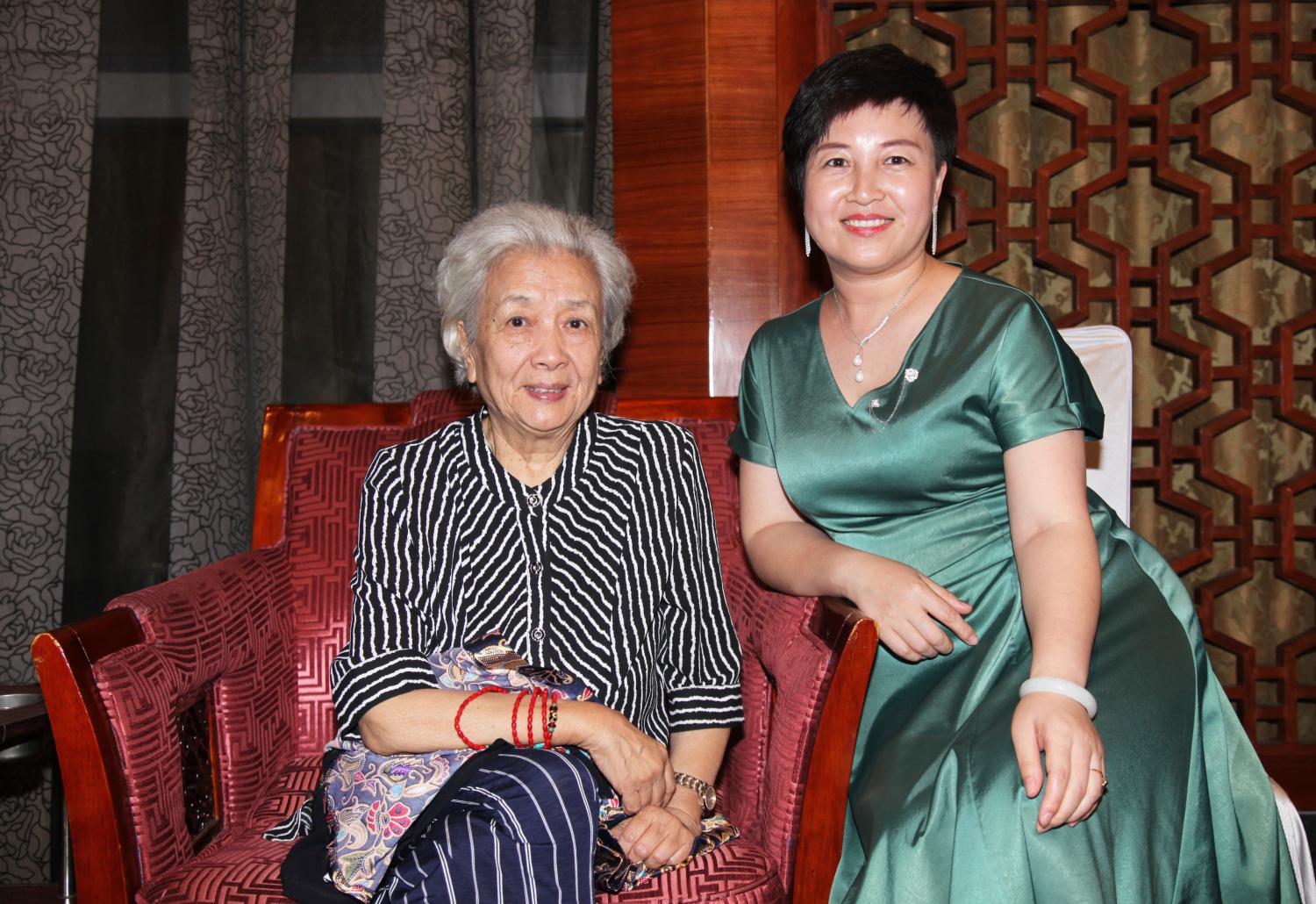 回顾演员谢芳之子张京对妈妈有过怨恨成年后读懂母爱泪流满面