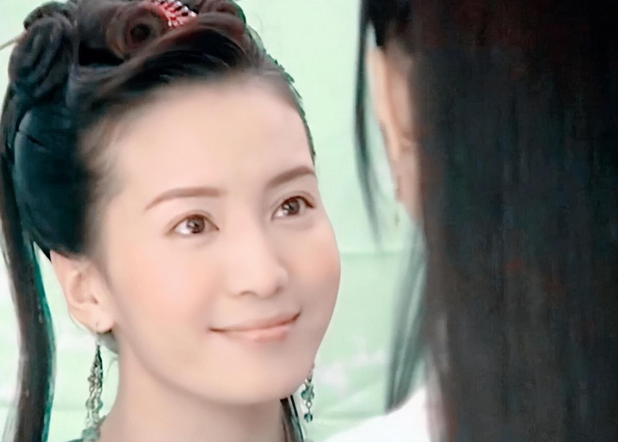 回顾胡小庭长得漂亮演技好父母一个瘫痪一个截肢丈夫对他好