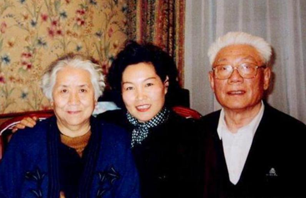 回顾李向阳郭振清78岁葬礼普通一无所有的来一无所有地走