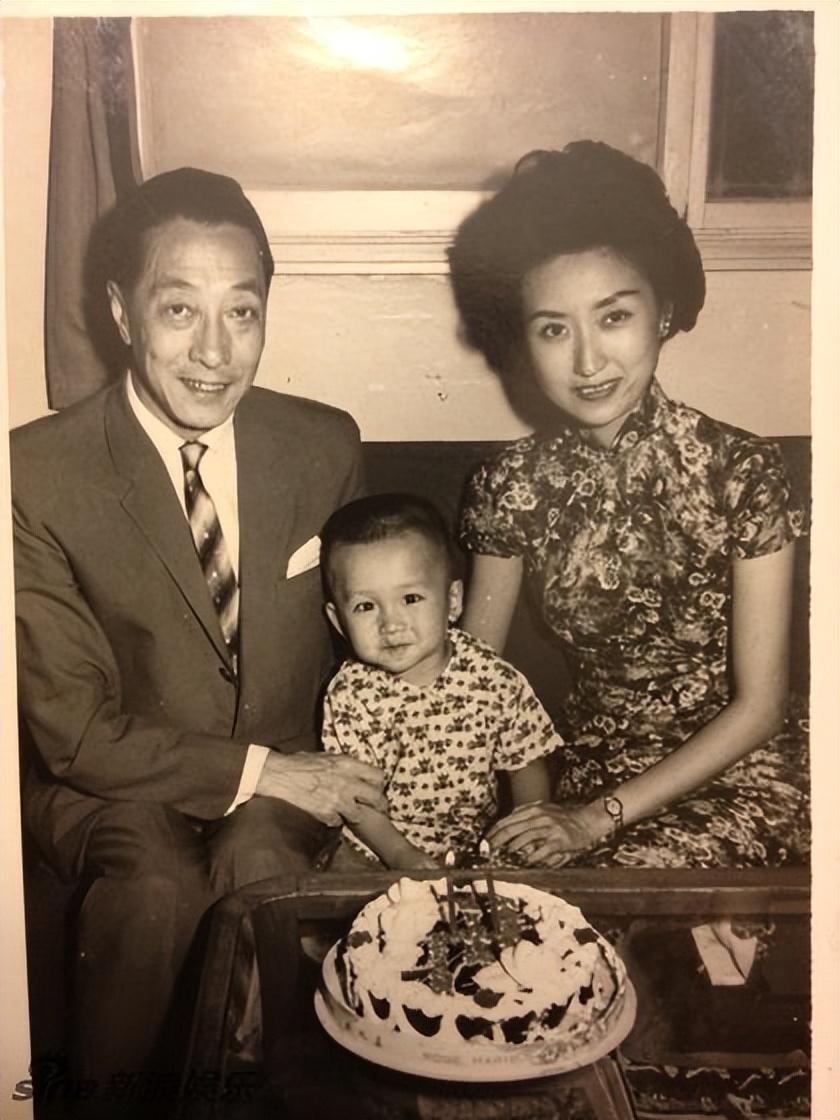 回顾庾澄庆儿子是歌手如今62岁的我不敢老去还要照顾老母亲