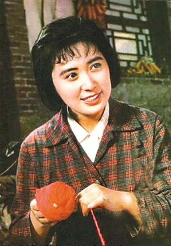 回顾演员温玉娟:低调嫁平凡丈夫,恩爱几十年,晚年生活幸福美满