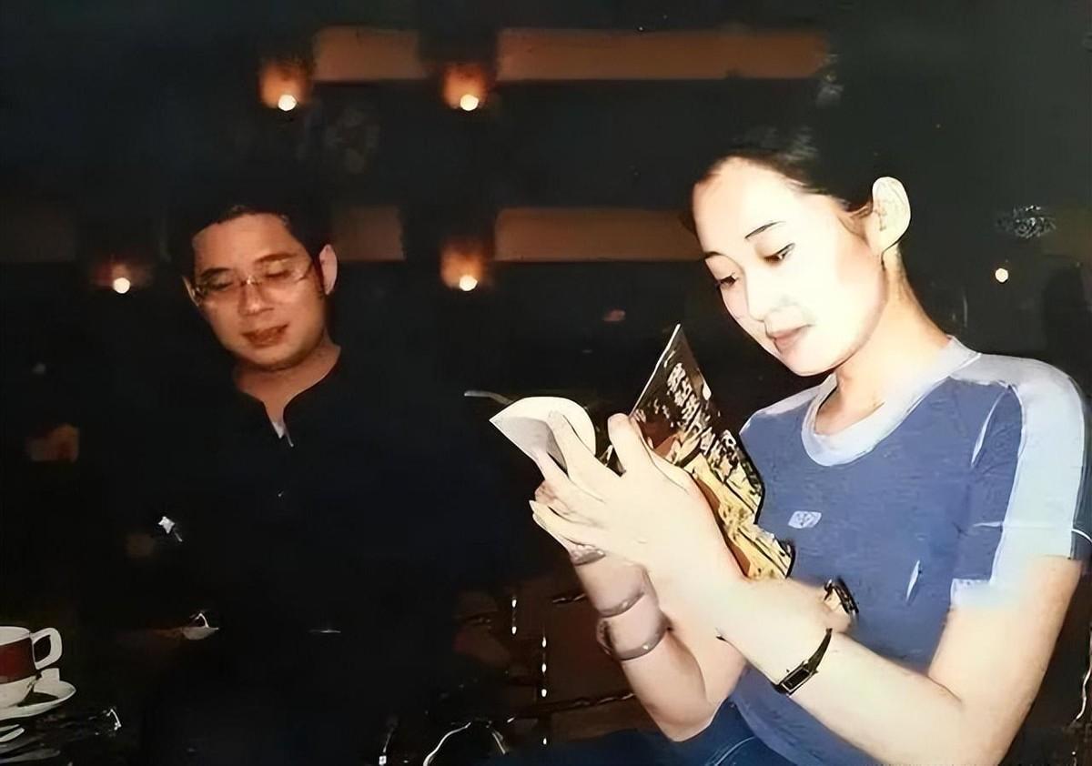 长大后和小时候实在是变化太大,导致很多人根本不敢想这竟然是许晴
