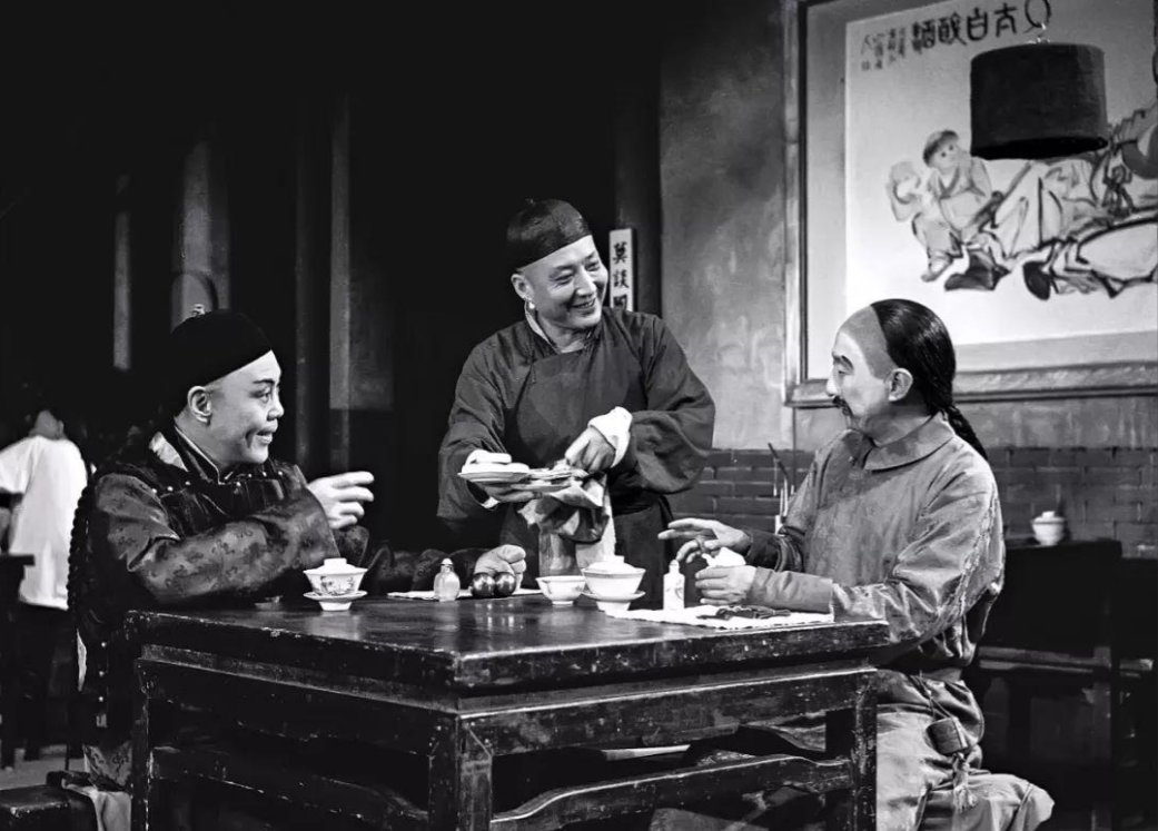 这位松二爷可是正经的八旗子弟,为了演好这个角色,黄宗洛仔细研究旗人