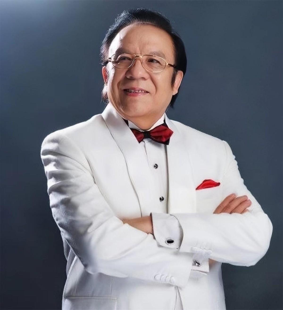 回顾杨洪基31岁娶初恋52岁凭滚滚长江东逝水走红幸福美满