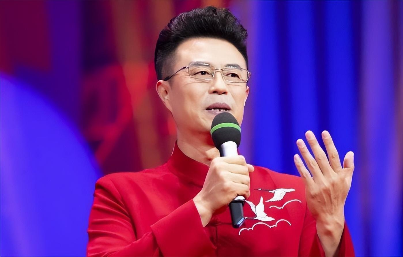 回顾白燕升对瘫痪发妻不离不弃妻子为他高龄产子今儿女双全