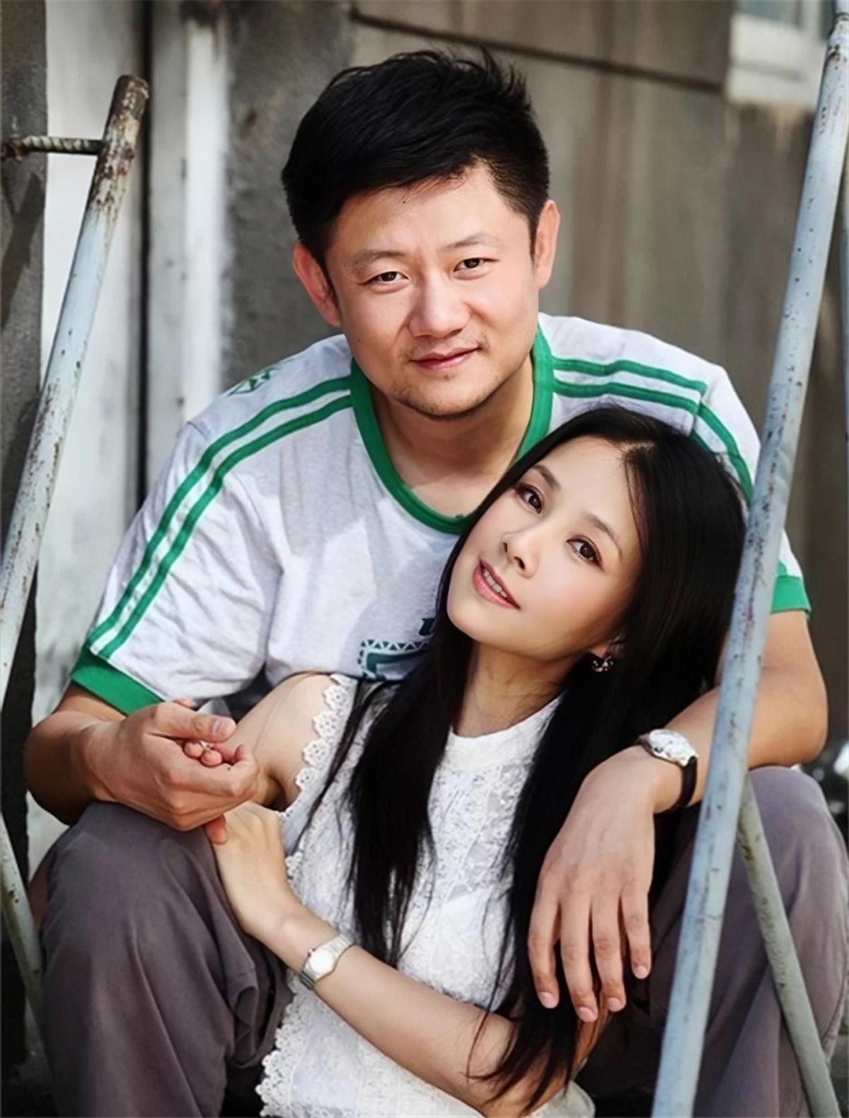 回顾吕中嫁小学同窗恩爱一生儿子儿媳是她骄傲女儿是国人骄傲