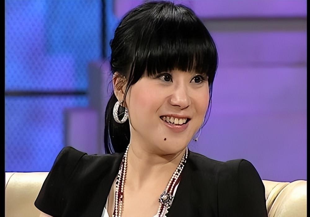 回顾吕良伟三婚娶贵州富婆杨小娟47岁生一子如今他还好吗