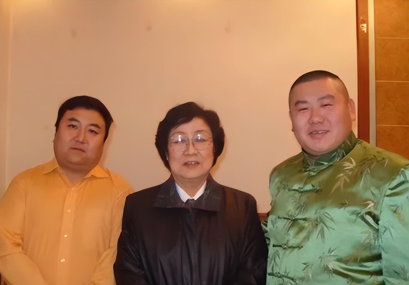 回顾马玉涛离婚又再婚丈夫病逝10年女儿见证了他们的恩爱