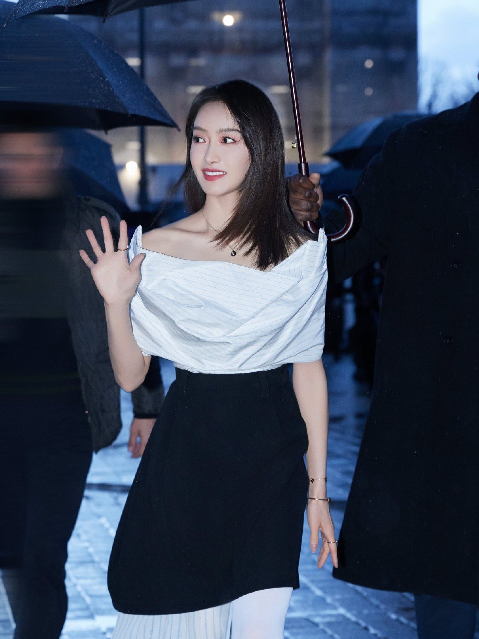 网友票选最美女明星,前五名分别是:白鹿,鞠婧祎,赵露思,虞书欣,沈月.