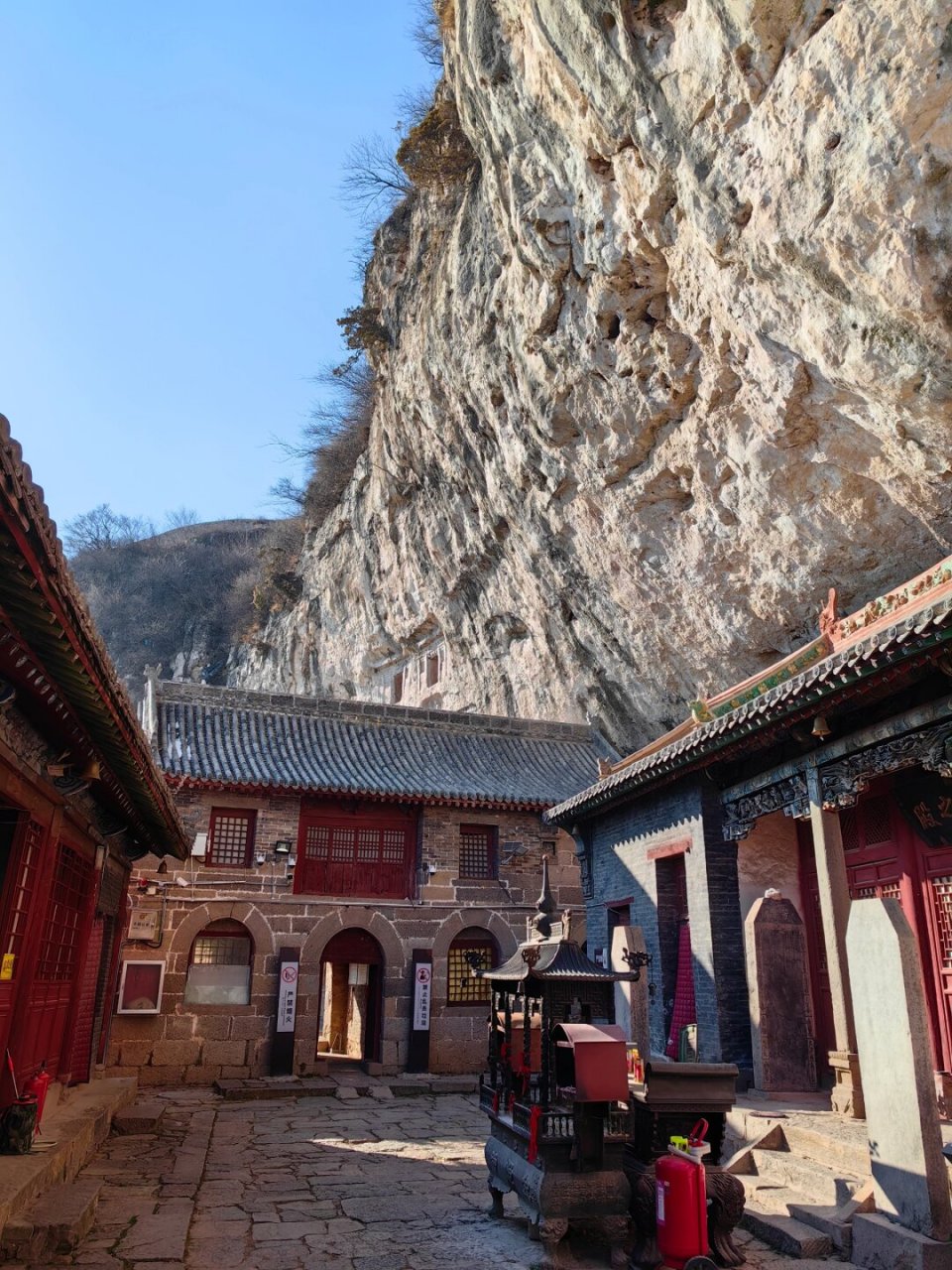 山西金灯寺石窟  在山西的深山之中,隐藏着一处千年的文化瑰宝——金