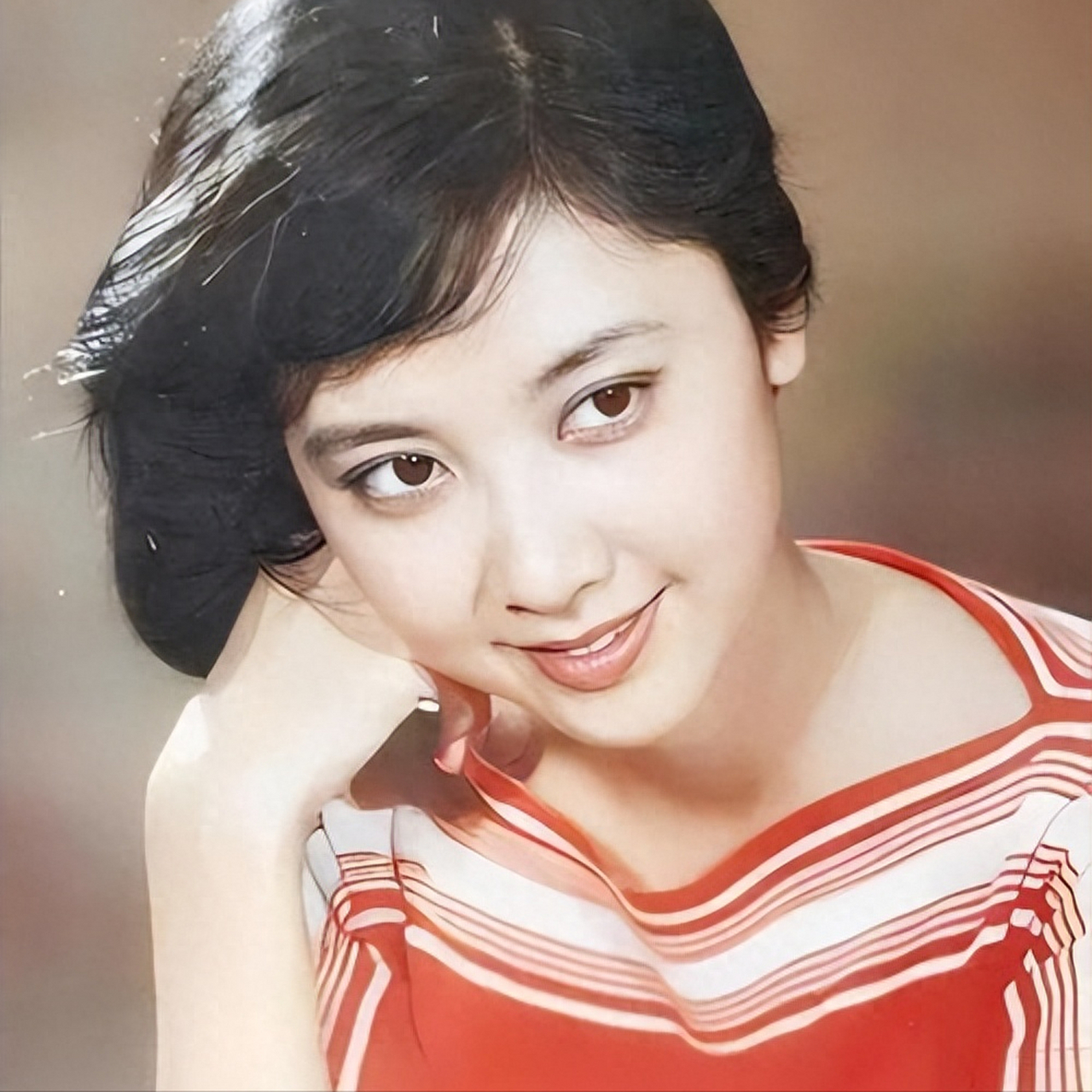 演员徐少华说,女儿国一场戏,我是真不敢看朱琳的眼睛,那么脉脉含情