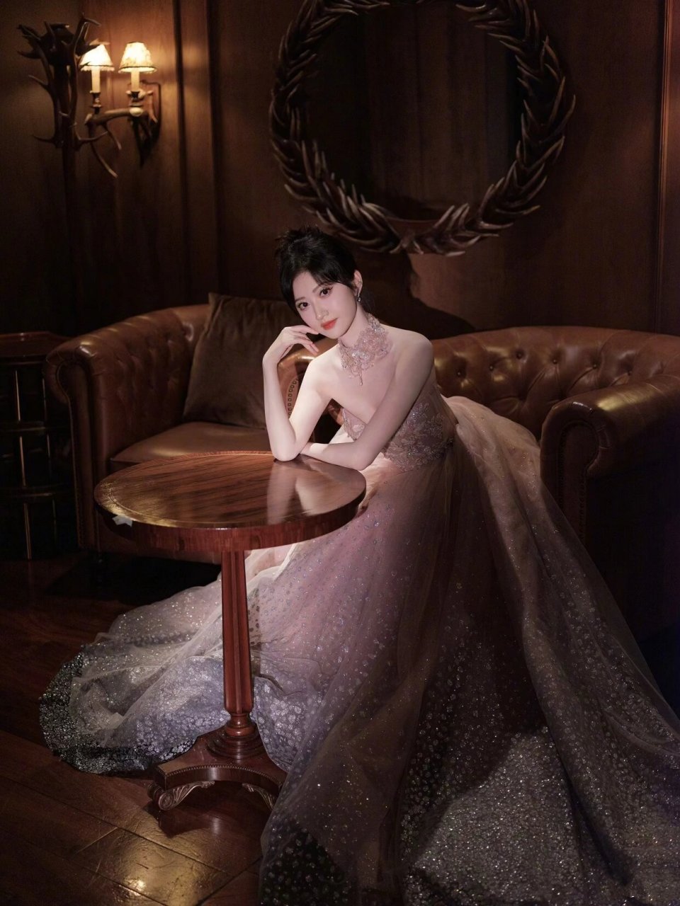 我被景甜的这身粉红色礼服给惊艳到了!