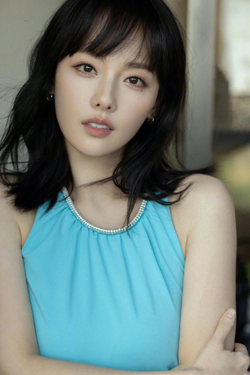 张嘉倪真的是女神范儿十足啊90!她的少女感绝对是她的一大优势91.