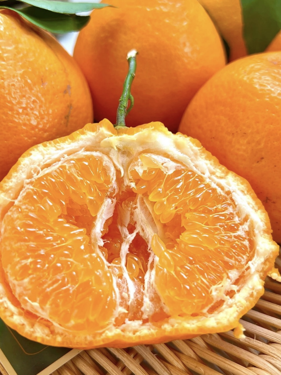 耙耙柑是世界上最善良的水果  世界是复杂的,但粑粑柑是简单的,简单易