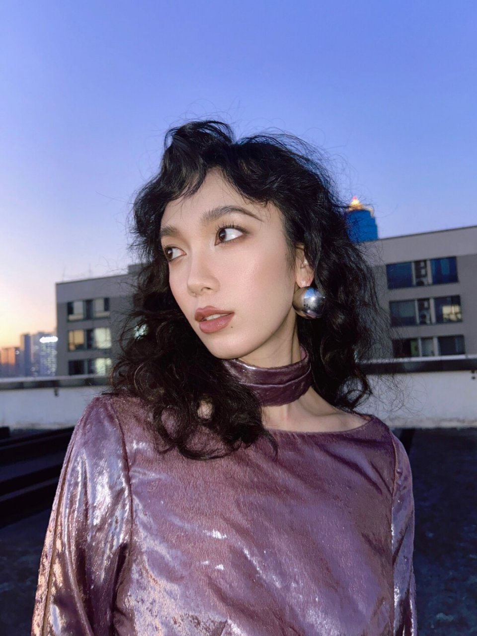 落日余晖|亚裔小烟熏  94今天尝试了一款亚裔小烟熏妆,真的是美到