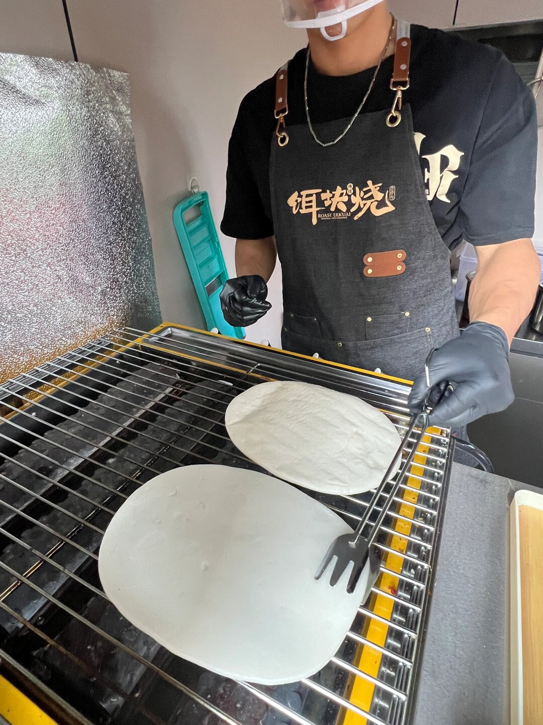 而这家烧饵块店真的是做大做强了