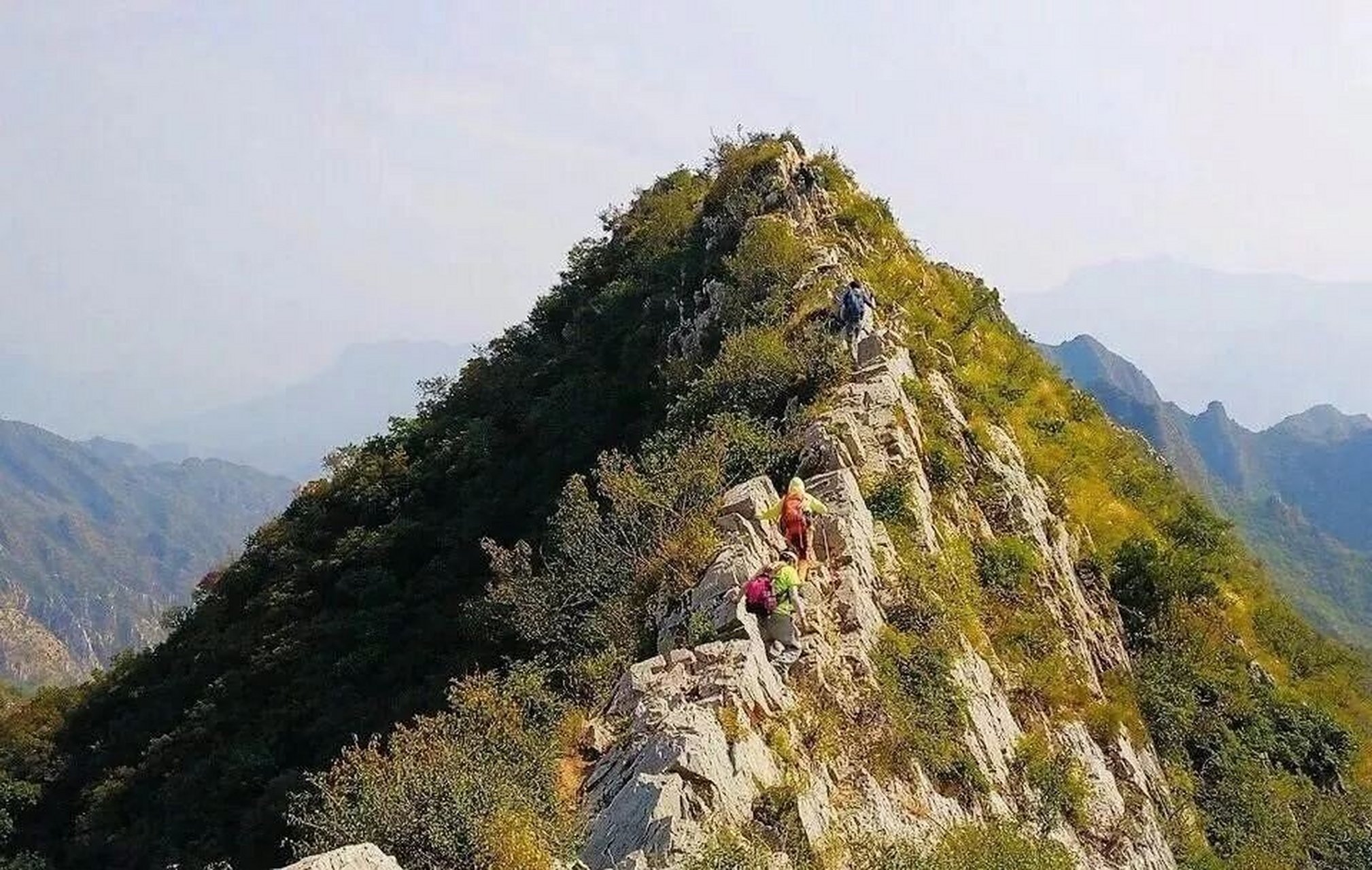 京郊十大危险徒步路线  最近,我听说了北京房山三皇山的徒步路线,这是