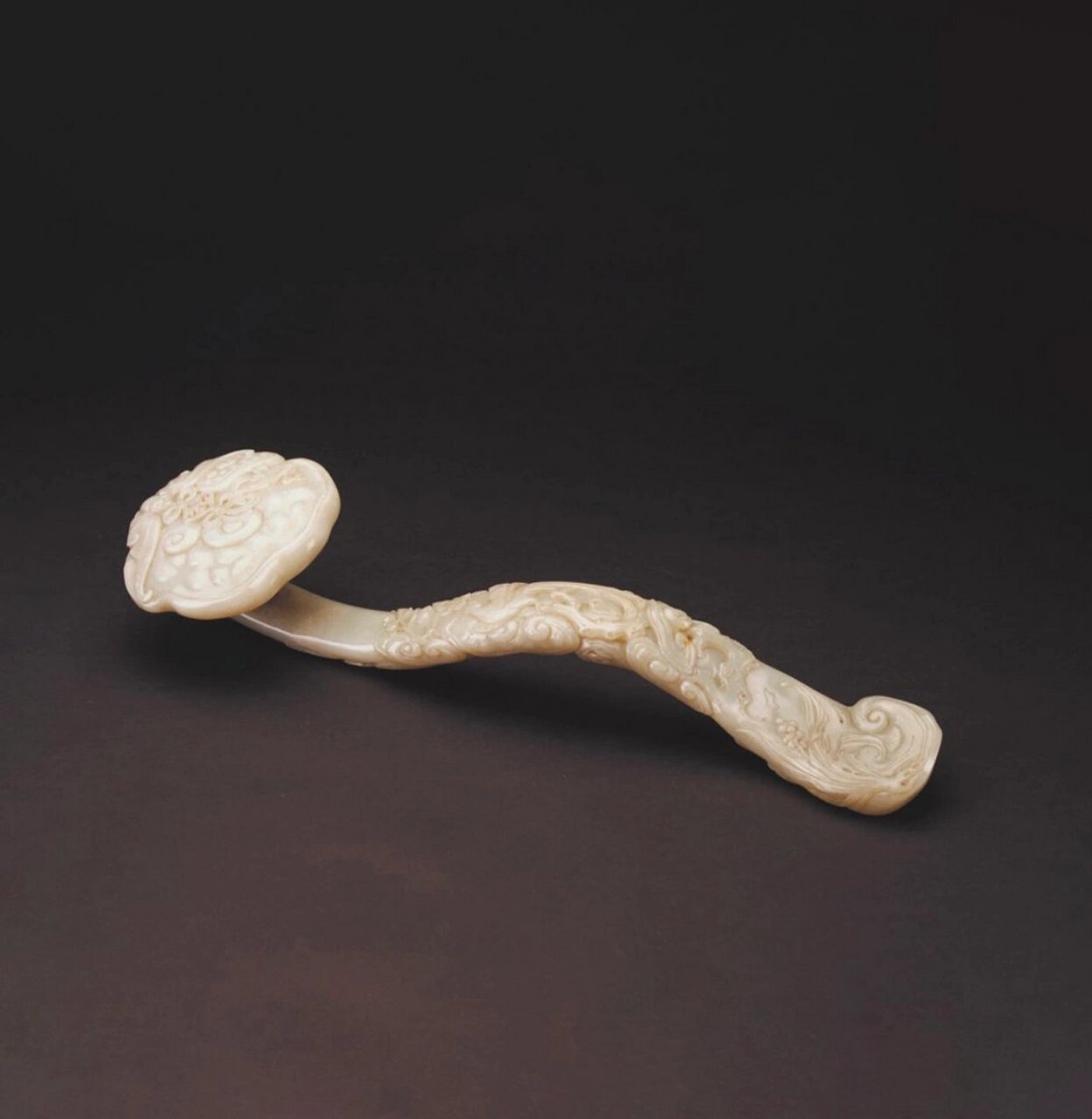 如意图片  92 如意是中国传统文化中的一种吉祥物,象征着一切顺遂和