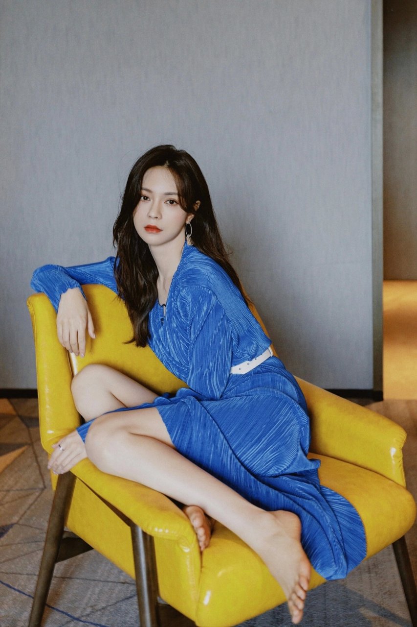 沈梦辰长相是有点青春女主的样子  我觉得沈梦辰作为一名主持人,功底