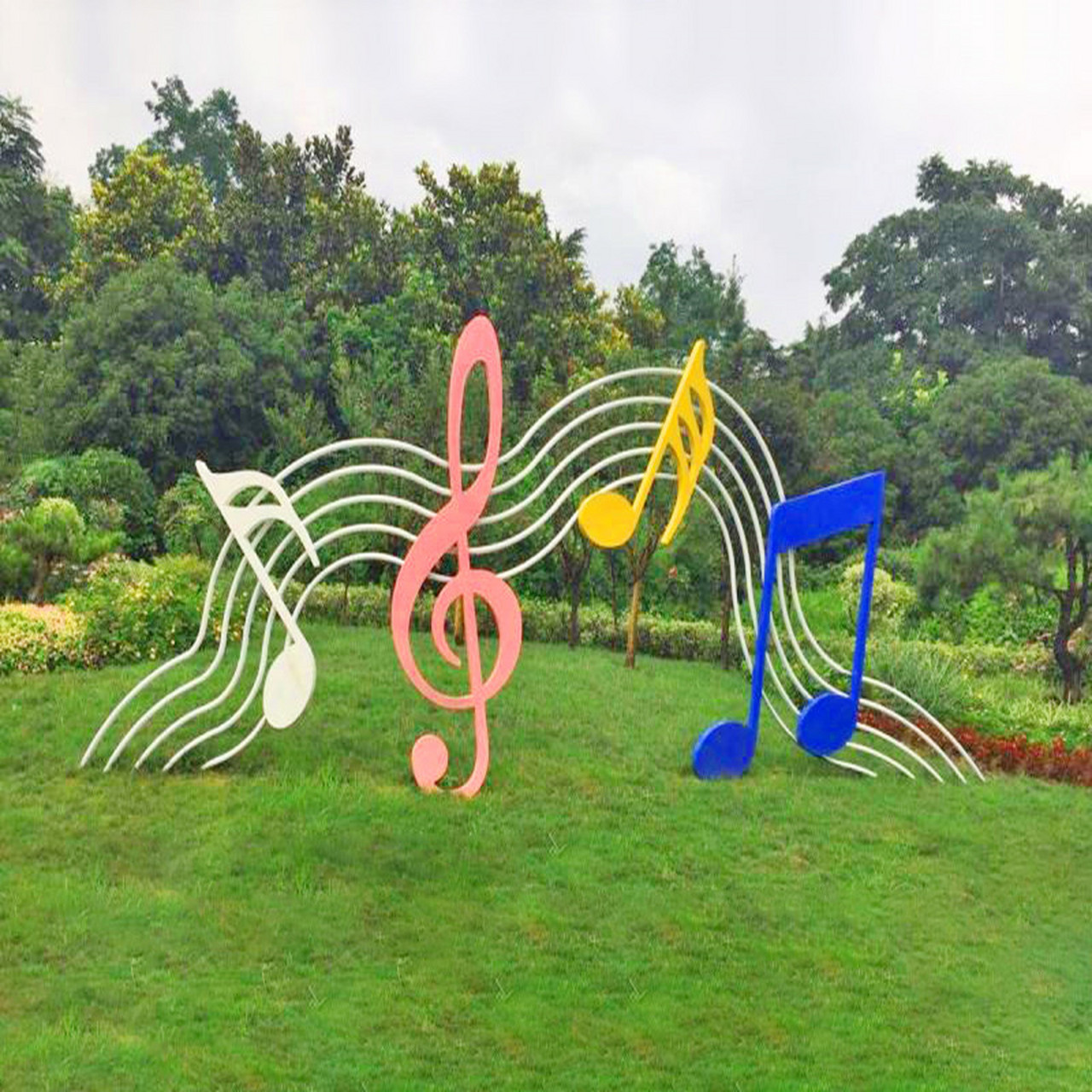 音符雕塑,跳动的音乐精灵  音符雕塑,一个将音乐与雕塑艺术巧妙结合的