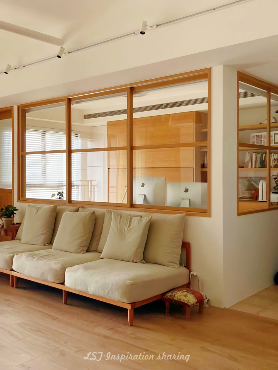 💖  想要打造一间完美的玻璃书房,关键就在于室内窗