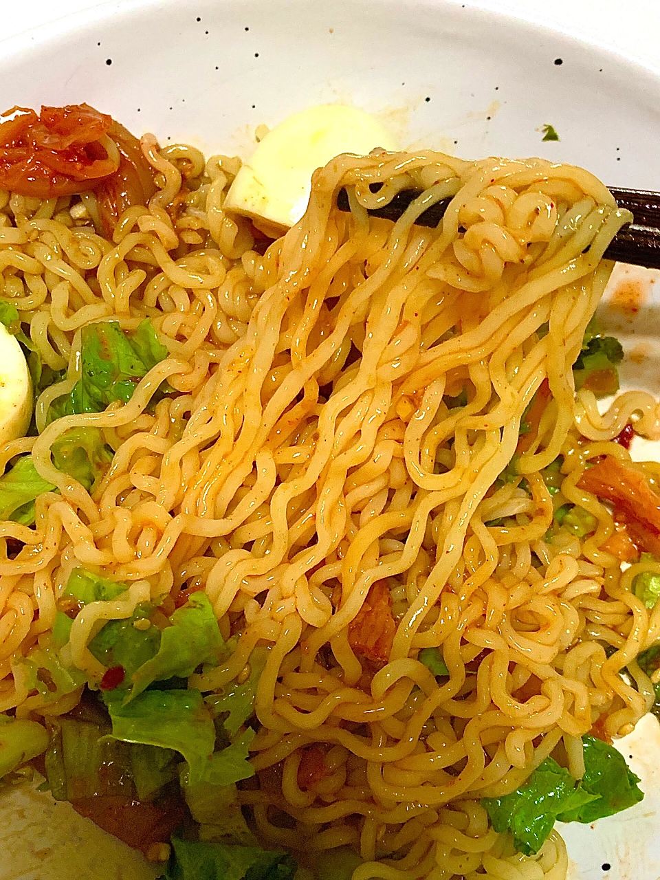 成功解锁泡面新吃法,韩式泡菜拌面巨香~