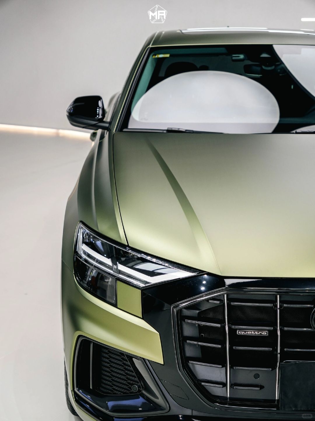 奥迪q8矩阵改色膜超哑闪电绿,霸气外漏 质感十足