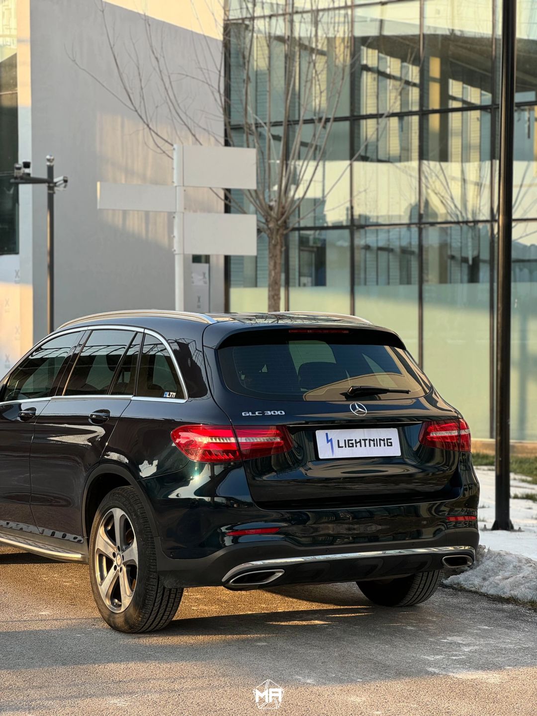 奔驰glc矩阵改色膜松石绿,亮中散发耀眼宝石光芒