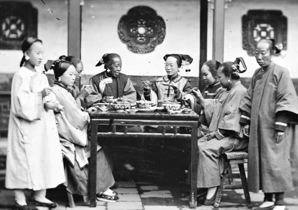 我们都知道中国的古代被称之为封建社会,在这时期生活的女性,有很多有