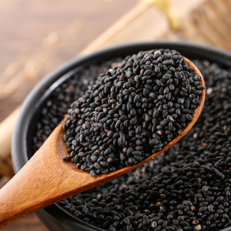 吃黑芝麻不能让白发变黑吃黑芝麻并不能使已经长出的白发变黑