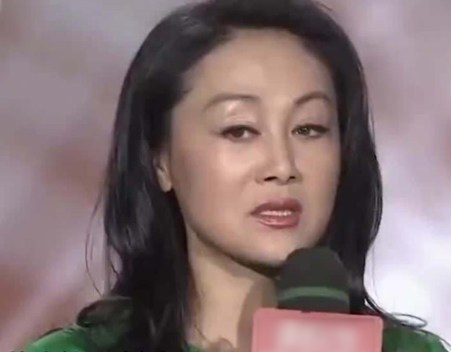 回顾存款被骗要女儿上交工资如今王姬过得怎样