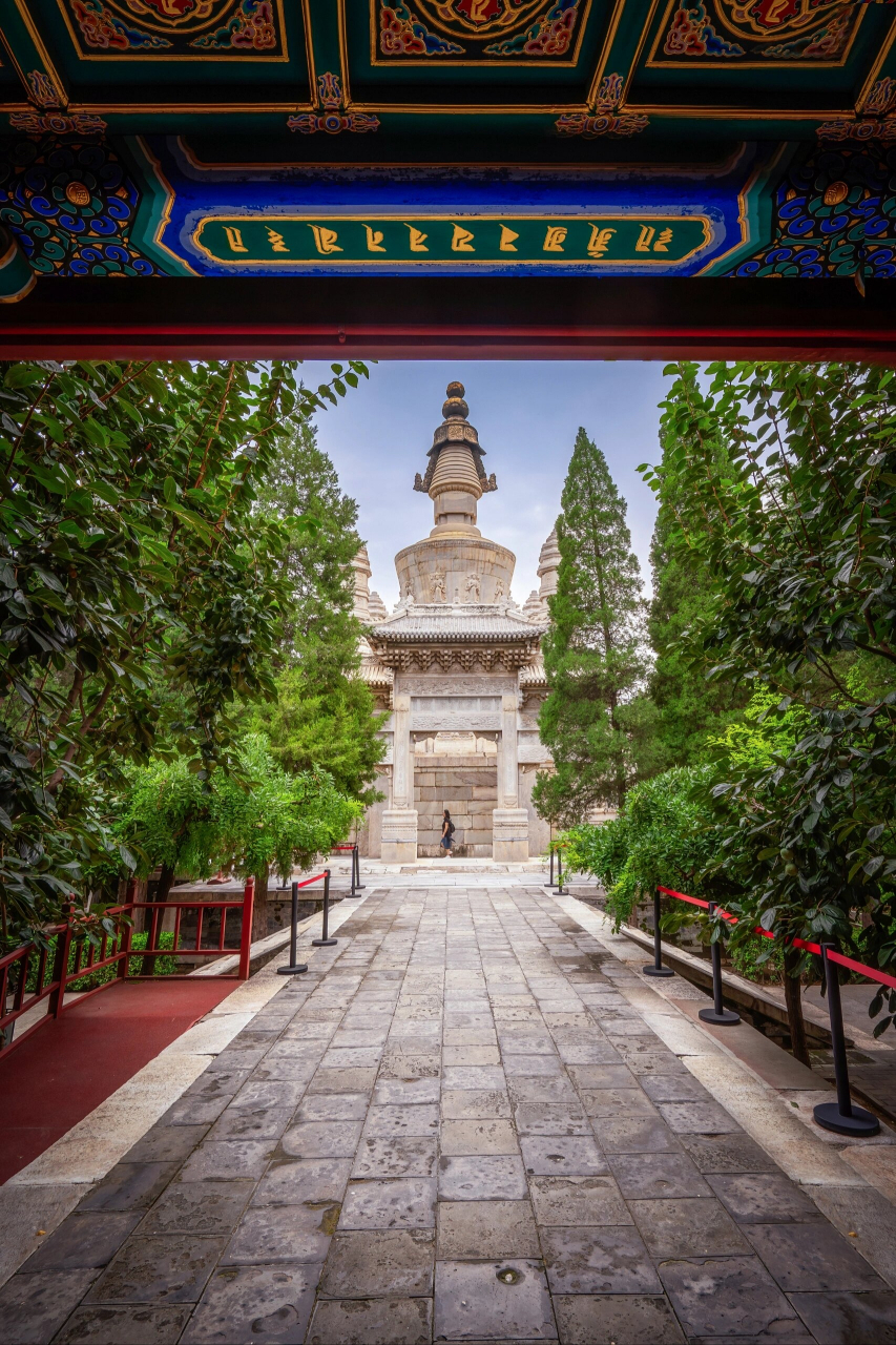 古刹西黄寺 西黄寺始建于顺治九年,位于北京市区东北部,朝阳区安定门