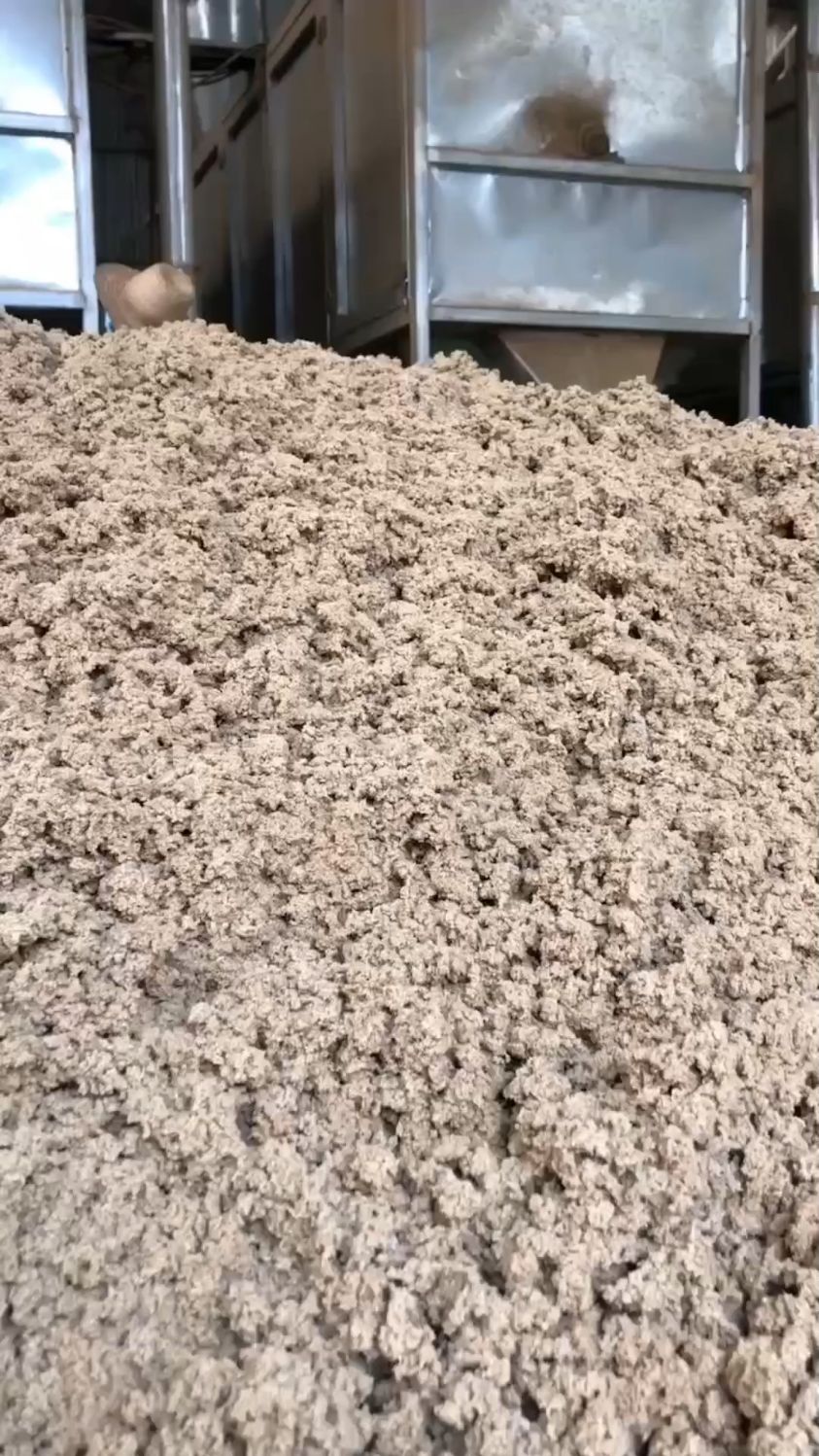 艾绒可以通过色泽,气味,质感,燃烧火力及速度来决定品质的好坏