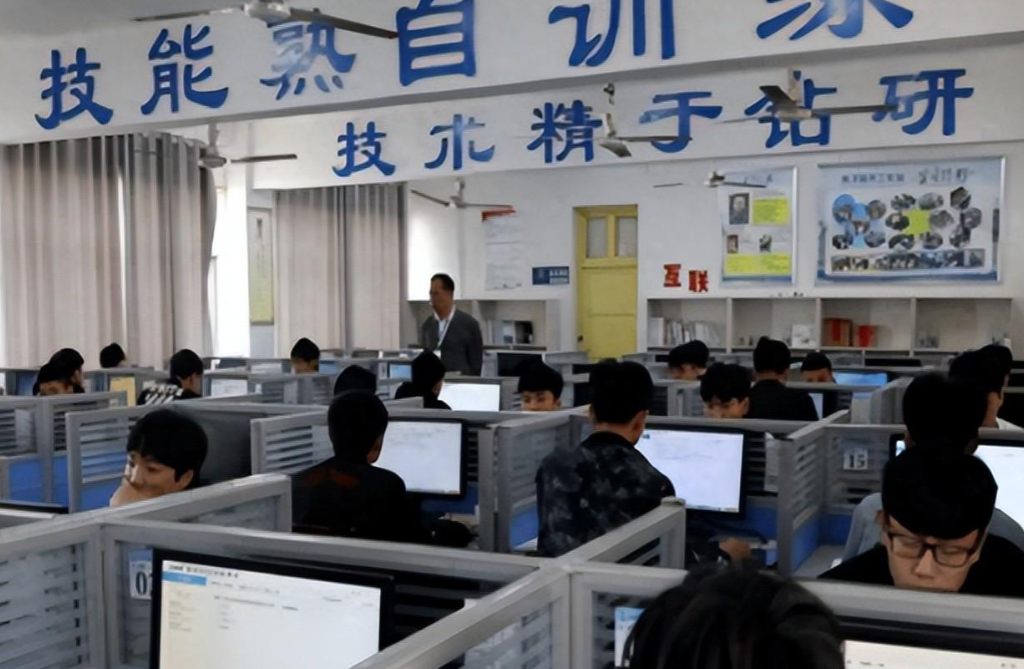 回顾技校到底有多乱技校班主任普遍要求男的不死女的不生