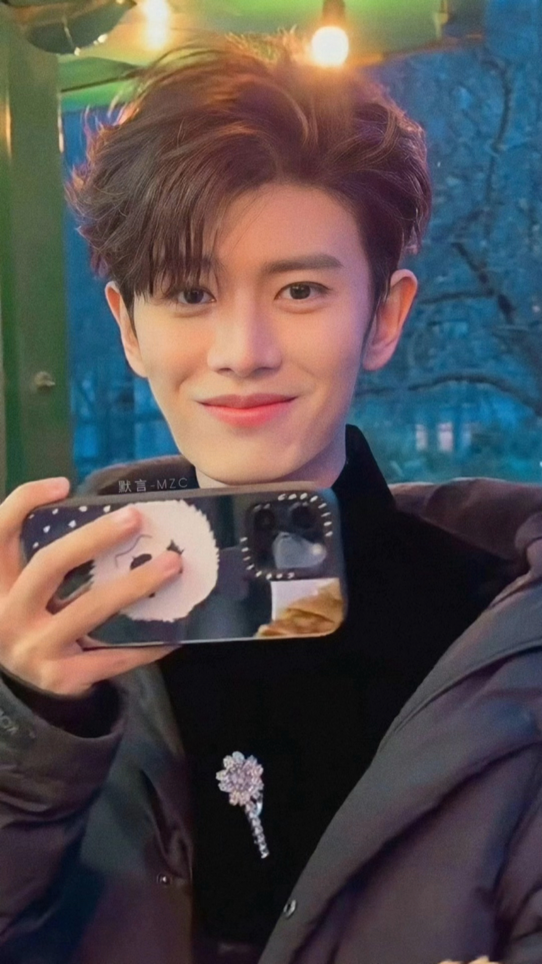 任嘉伦巴黎吃煎饼果子后续是燃烧你的卡里路吧