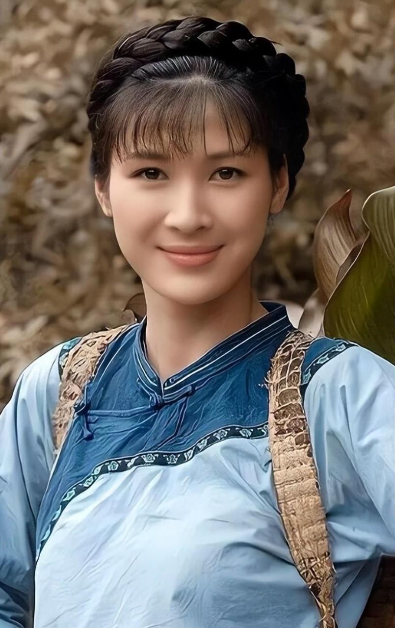 从国民女神到背负巨债的配角,童蕾的演艺生涯波折不断.