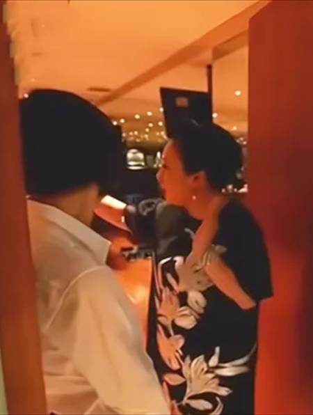 鲁豫参观向华强豪宅果然是贫穷限制想象网友大开眼界了