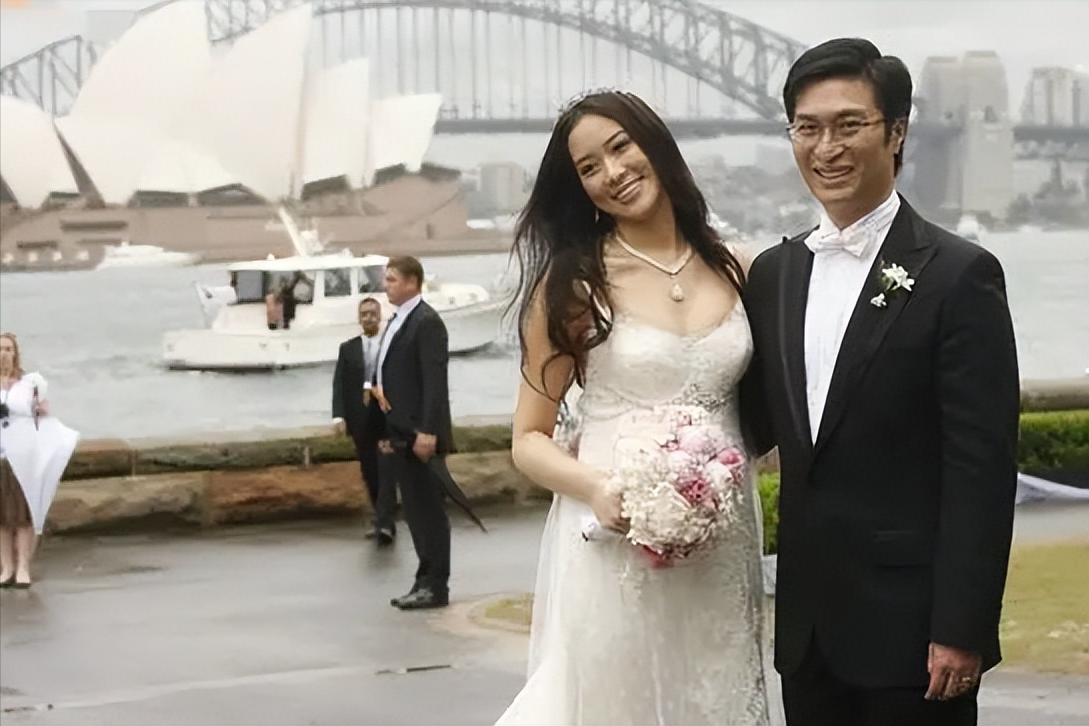 回顾徐子淇生一个儿子公公奖励10亿年仅30身价超千亿