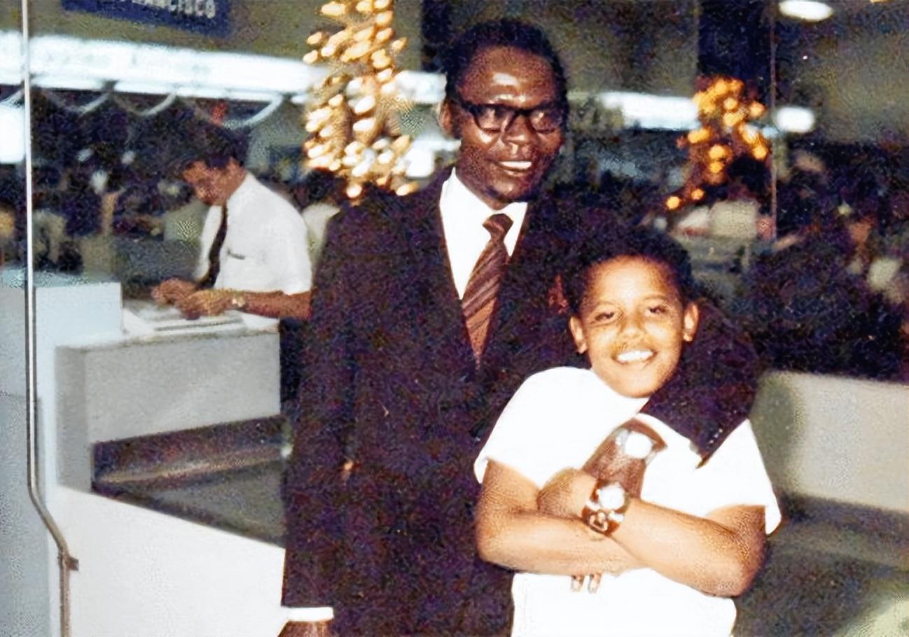 奥巴马出生在美国夏威夷,他的母亲安·邓纳姆是一位土生土长美国白人