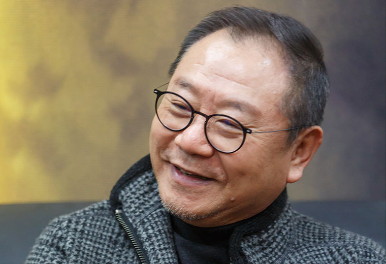 回顾范伟母亲早逝后给父亲找老伴他娶护士为妻却在婚姻中弱势