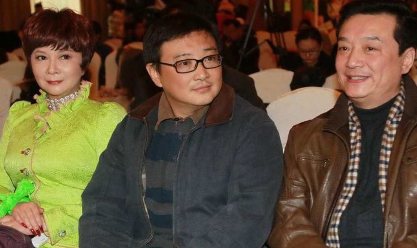 回顾王平51岁离世离世原因让人心酸葬礼上姜昆蔡明含泪送别