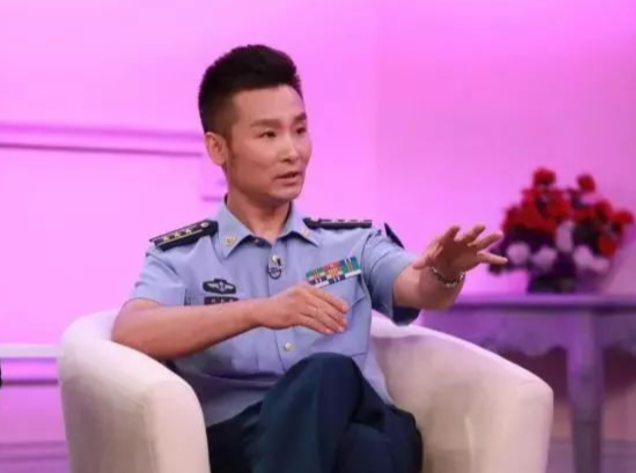 回顾歌唱家刘和刚曾向蒋大为下跪娶小娇妻买千万别墅怎样了