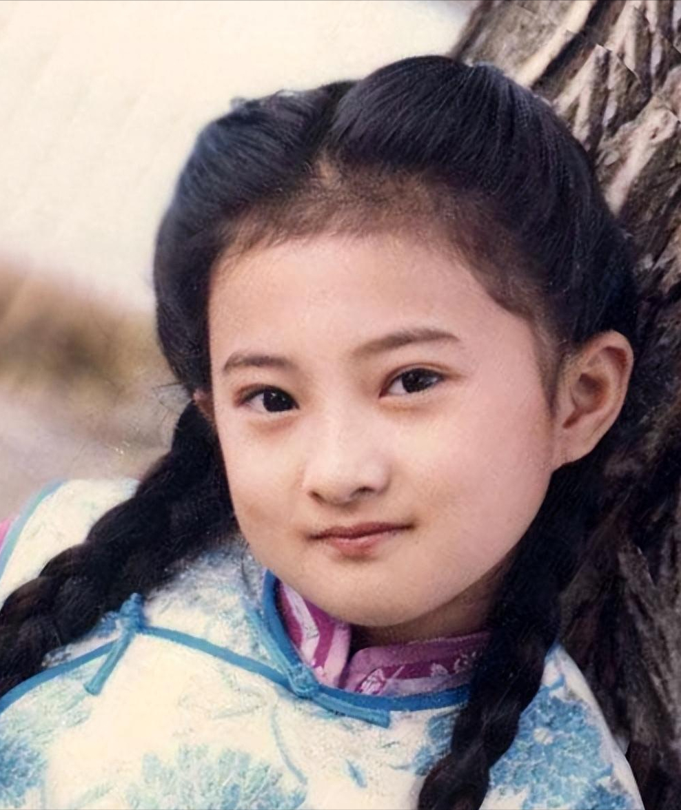 回顾琼女郎小婉君43岁不婚不育单身住豪宅才是人间清醒