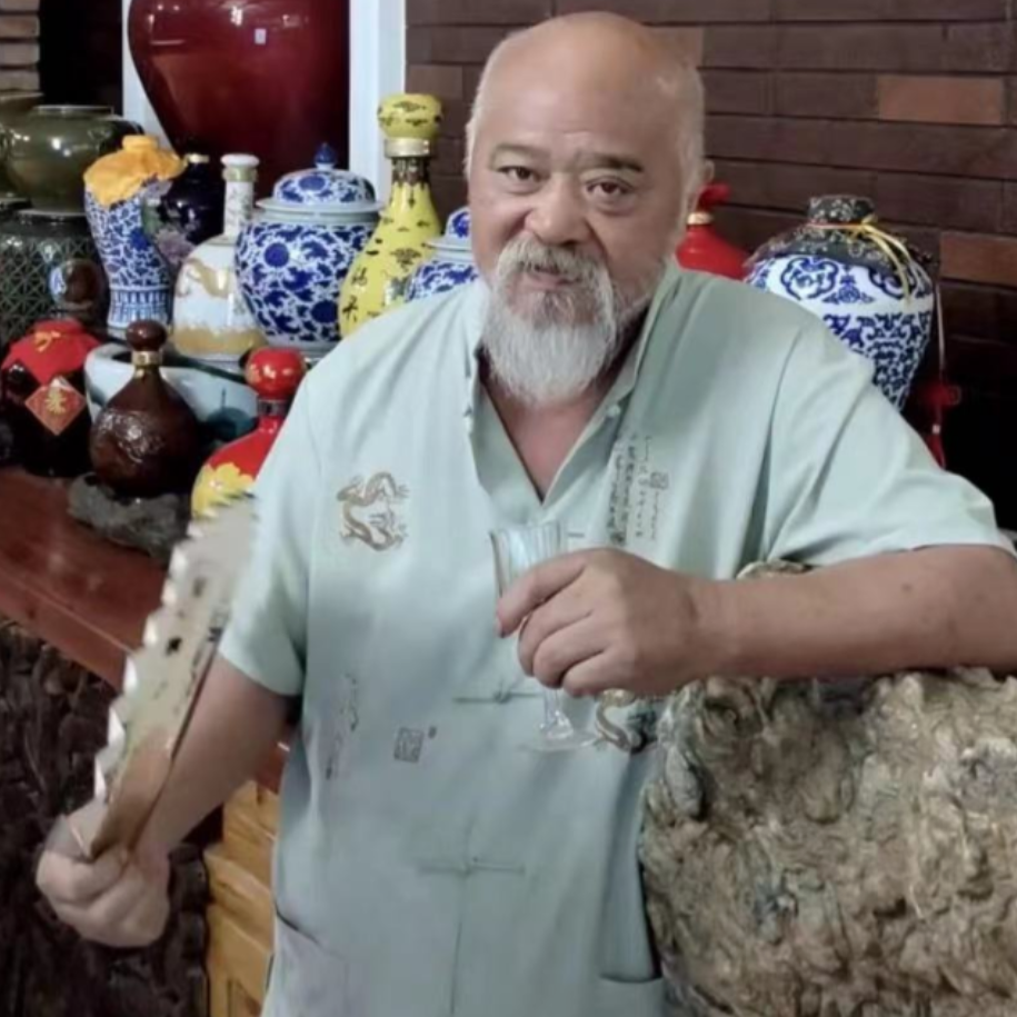 回顾演员李琦每天2包烟顿顿8两酒不顾医生劝诫如今怎样了