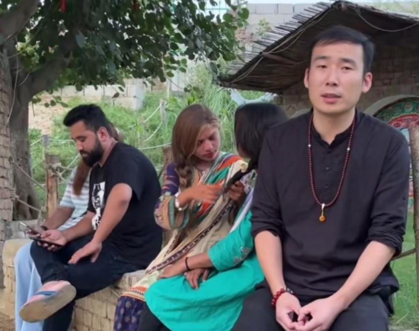 回顾河南富豪小伙破产意外成巴基斯坦村长后为何渴望回国