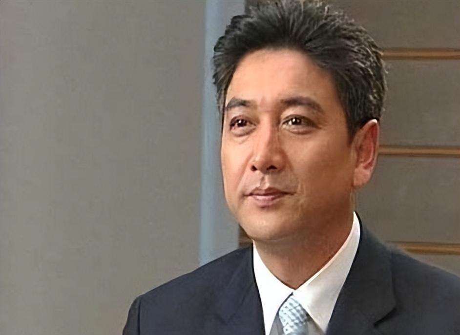 回顾水均益的女儿水亦诗为父母离异落泪将小继母当闺蜜