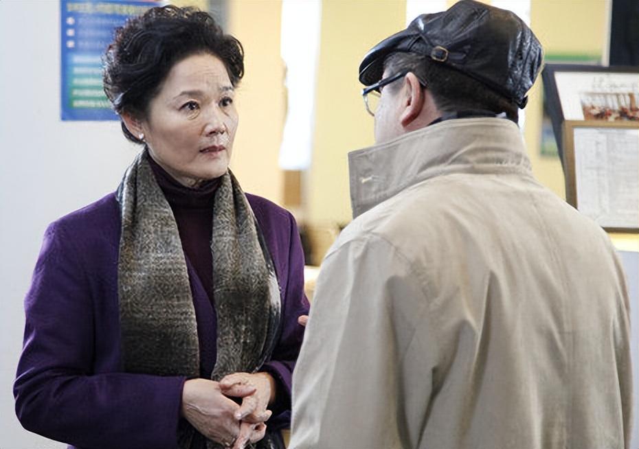 回顾著名女星杨青离婚后与前夫是朋友与演员女儿共耀演艺圈